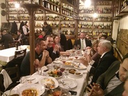 Το δείπνο του Αμερικανού πρέσβη στα Τρίκαλα